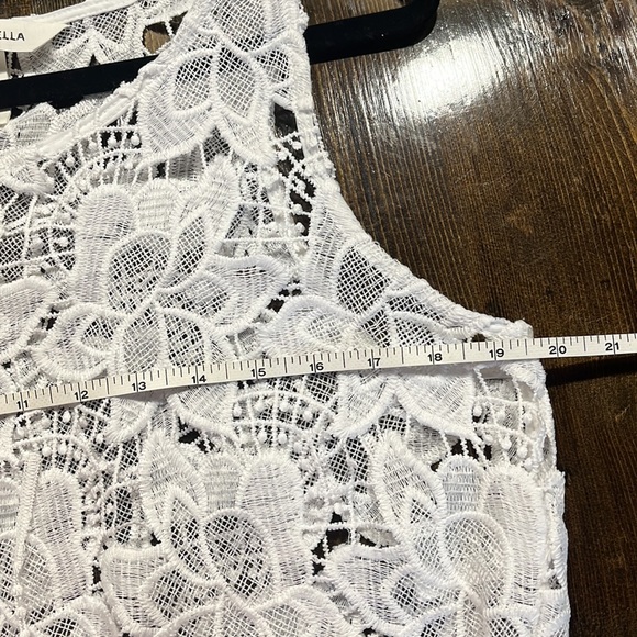 ❤️❤️SOLD❤️❤️ H&M Coachella White Crop Lace Top - Picture 6 of 7